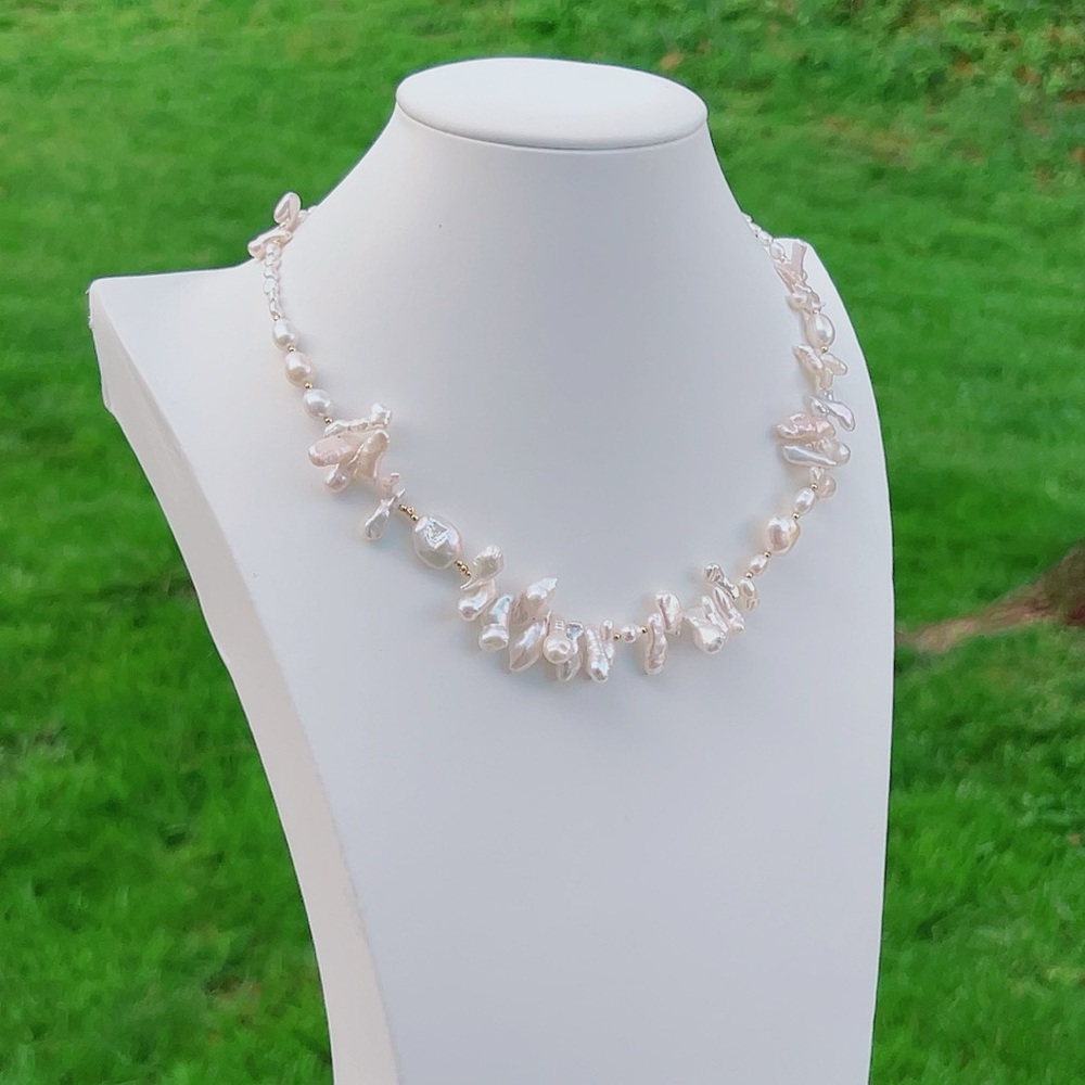 B47 Handmade Freshwater Baroque Pearl Necklace - Picture 4 of 6